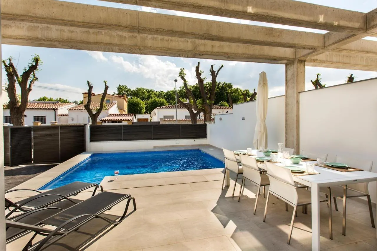 Villa 2012 Montseny 152B By Homeselectspain Empuriabrava